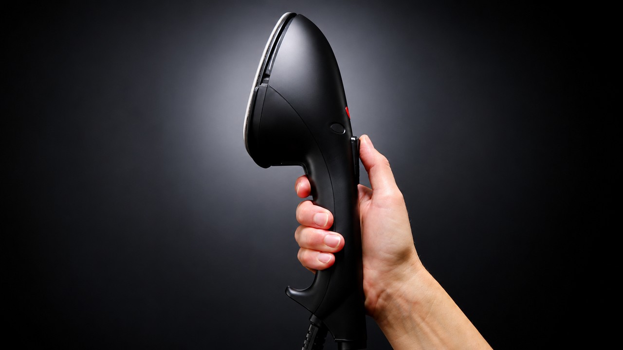 Défroisseur vapeur professionnel Gecko-Steamer G800 en démonstration