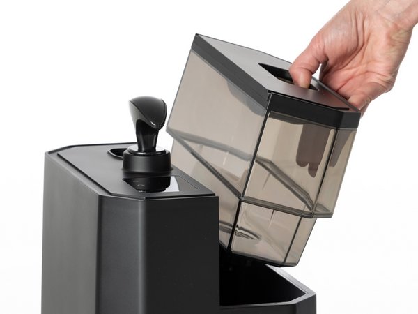 Réservoir d’eau amovible de 2,9 litres du Gecko-Steamer MP900